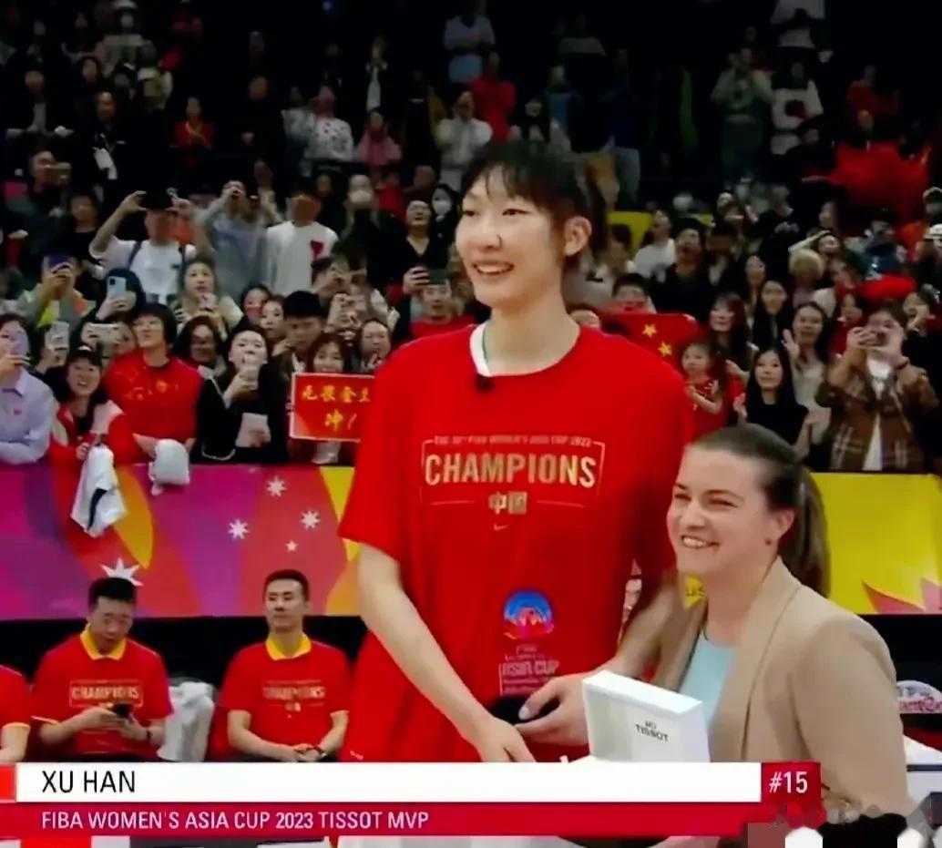 时势造英雄。中国女篮在本届亚洲杯多名主力缺阵、阵容不太完整的情况下，掀翻五连冠的(1)