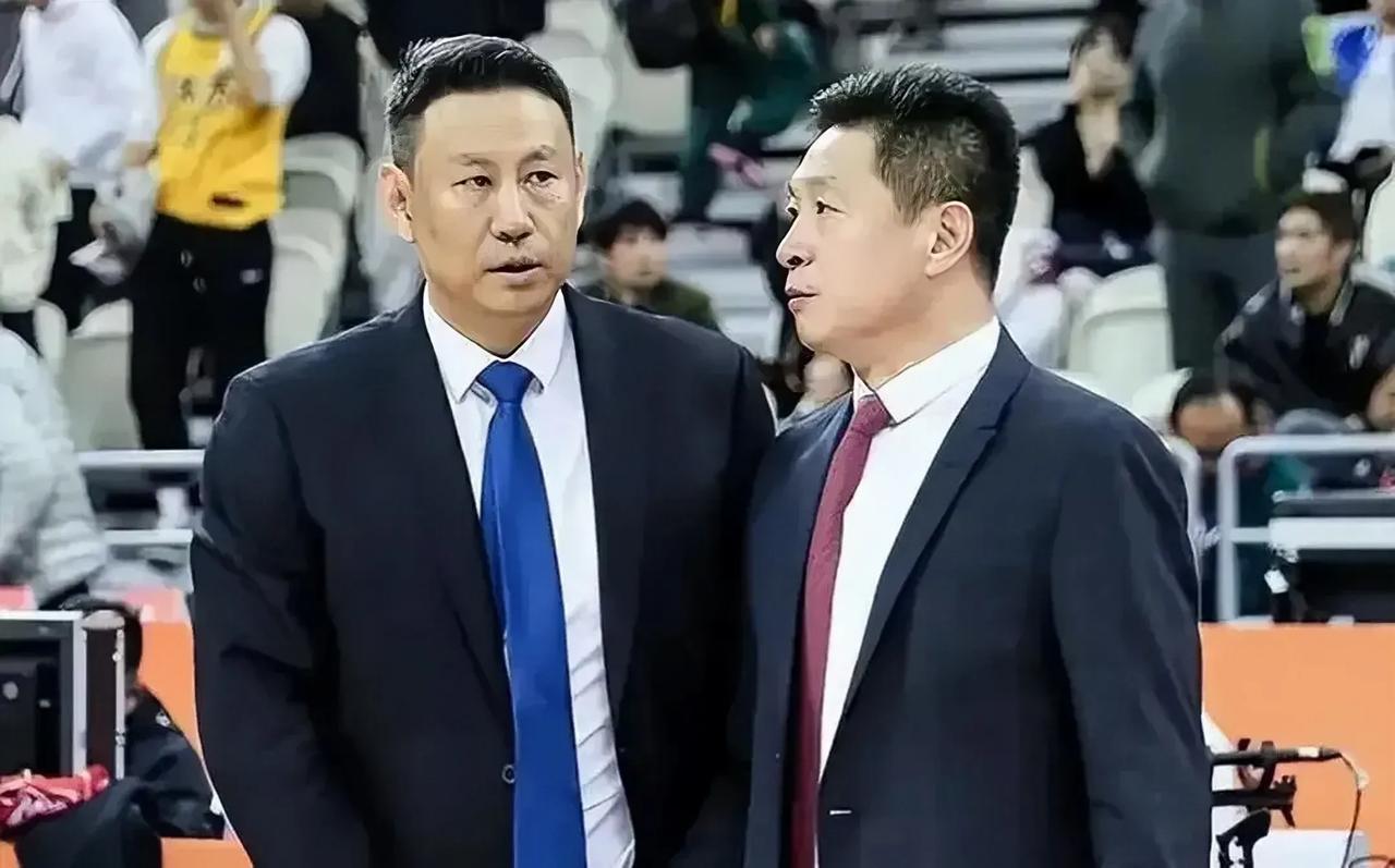 中国篮球四大遗憾：
1.郭艾伦，作为中国的顶级控卫，却无缘国家队，无法为国效力。(3)