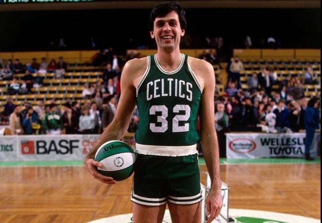NBA臂展最长的十大球星：大魔王周琦上榜，最长臂展之人达2米59(8)