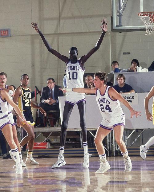 NBA臂展最长的十大球星：大魔王周琦上榜，最长臂展之人达2米59(10)