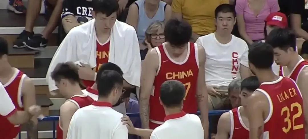 中国男篮61:79输给意大利男篮，让我无尽感言：
第一，李凯儿首秀，是全场唯一看(2)