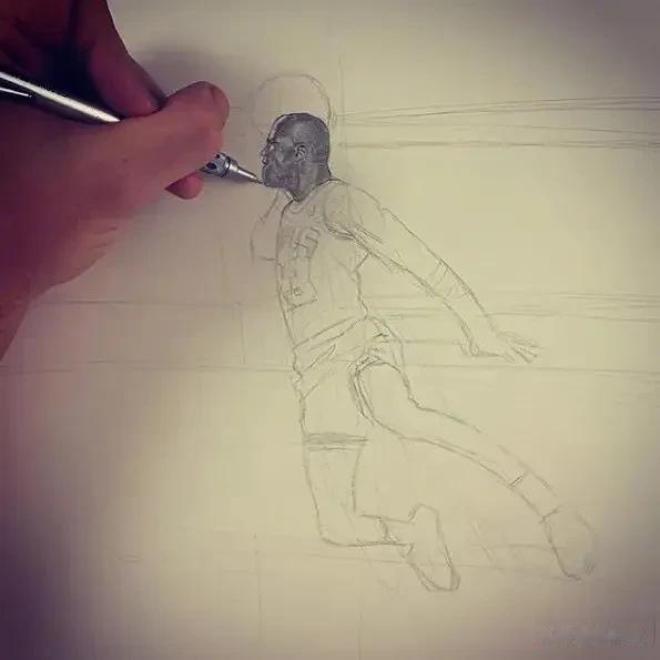 牛逼！国外一名艺术家耗时250个小时，纯手工画出篮球之神迈克尔乔丹在扣篮大赛上的(1)