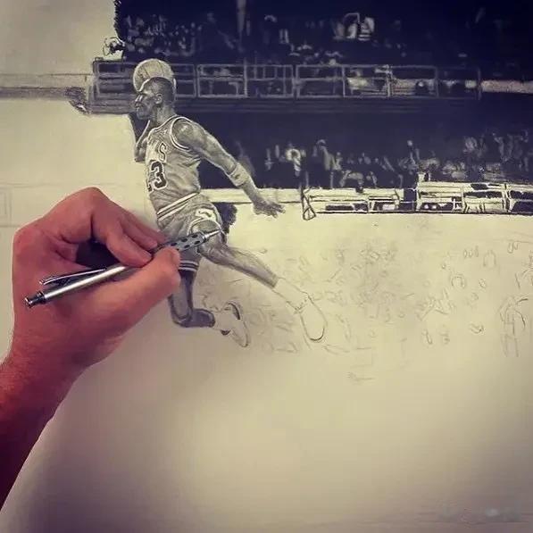 牛逼！国外一名艺术家耗时250个小时，纯手工画出篮球之神迈克尔乔丹在扣篮大赛上的(2)
