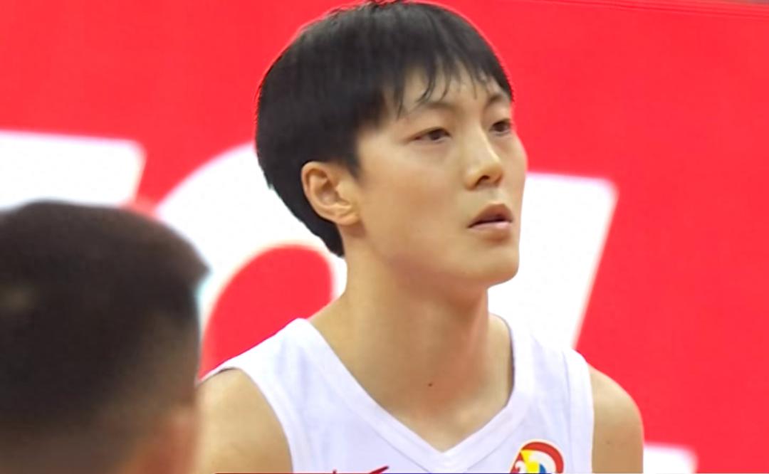 塞尔维亚队长盛赞：中国男篮后卫有实力打NBA，像哈登一样难防(6)