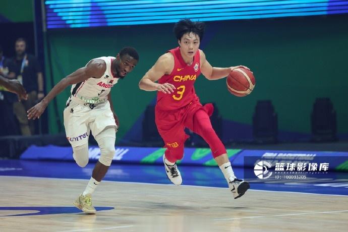 当之无愧！中国篮球之队官方：胡金秋当选本场全队最佳(4)