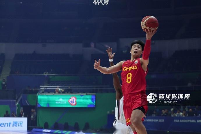 当之无愧！中国篮球之队官方：胡金秋当选本场全队最佳(6)