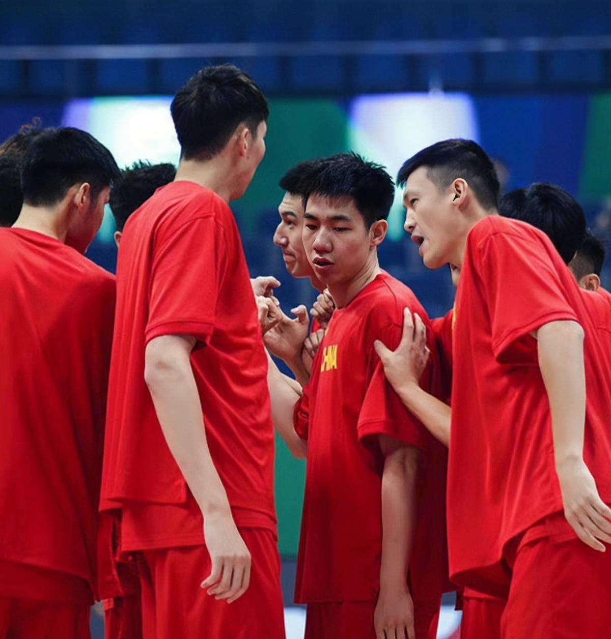 中国男篮第五场，2大主力崴脚，双塔需要证明自己，3人成关键球员(1)