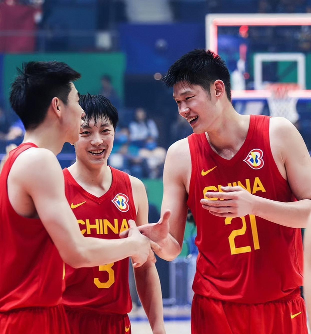 中国男篮第五场，2大主力崴脚，双塔需要证明自己，3人成关键球员(4)