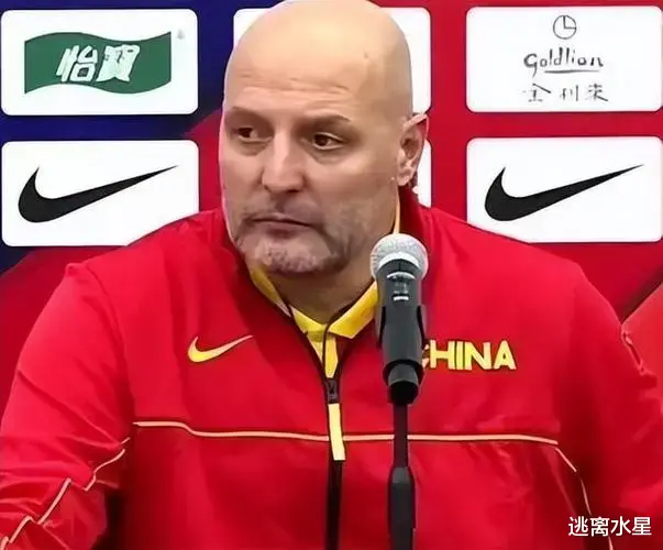 中国队无缘奥运会让杨健哭了，球迷给乔尔和赵继伟与裁判超级低分(2)