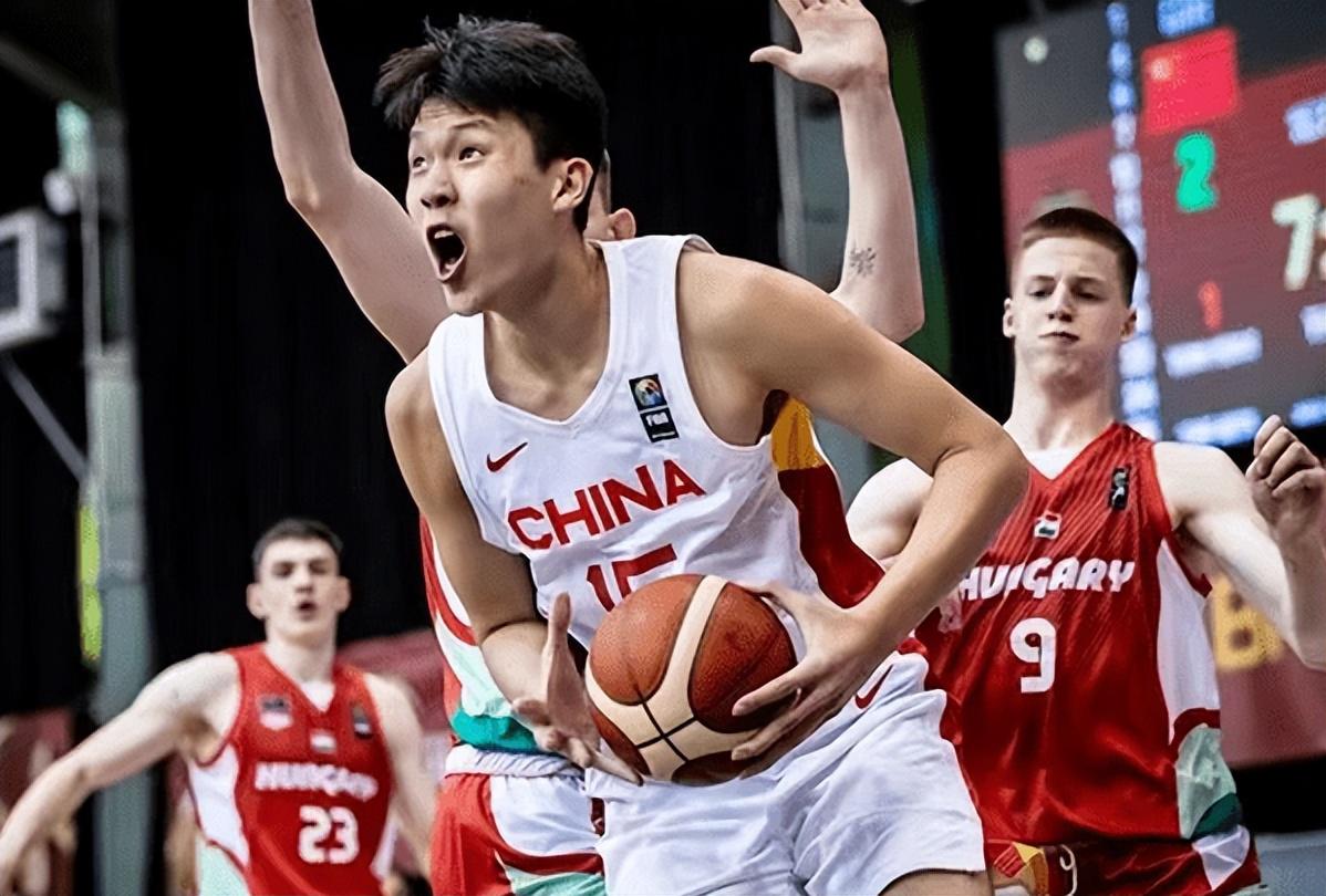 再见！中国男篮3主力退队，周琦不打亚运会，18岁小将成乔帅首选(3)