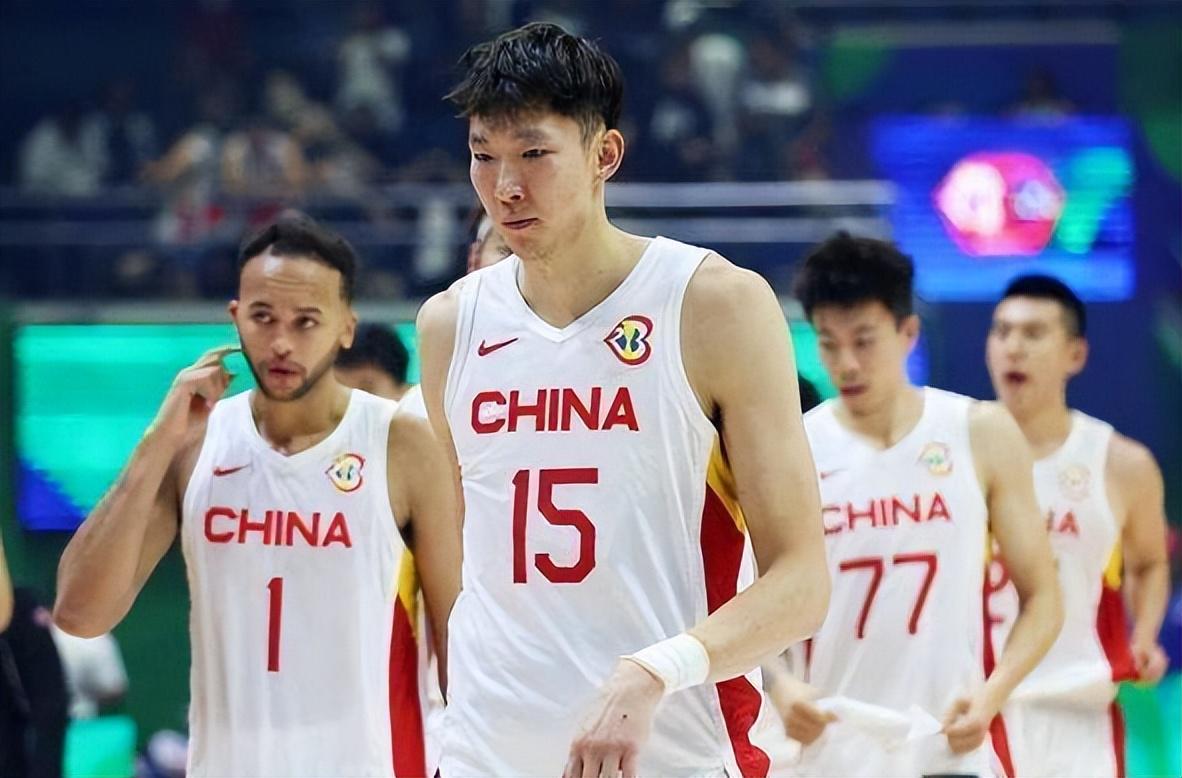 再见！中国男篮3主力退队，周琦不打亚运会，18岁小将成乔帅首选(4)