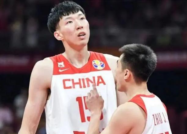 中国男篮惨不忍睹，原因一个萝卜一个坑，球员安于现状，缺乏竞争(1)