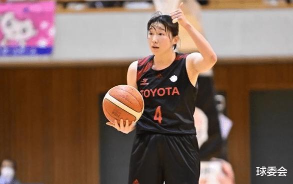 日本女篮换人，中国网友看好她们夺冠，韩旭比李梦更早归队引争议(1)