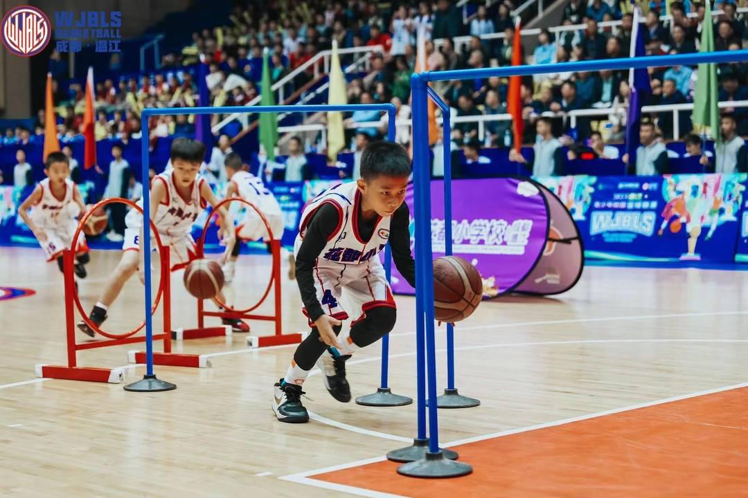 136支中小学队伍参赛 2023成都温江区青少年校园篮球联赛开幕(3)