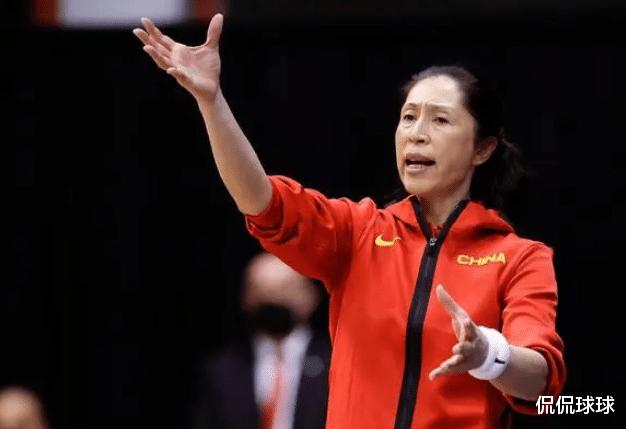 中国女篮超级新星，天赋不输李梦，被称为球场“巨无霸”(5)