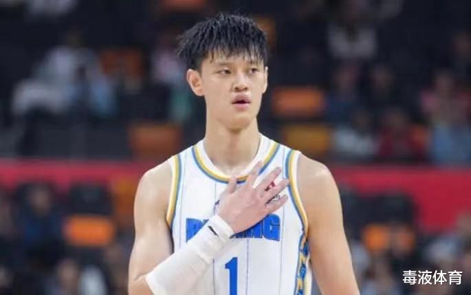 中国男篮目前三号位人选，自主进攻能力不足，只能作为辅助性球员(4)