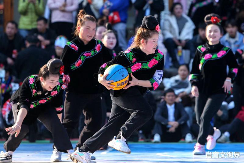 贵州雷山：再创姑妈篮球赛！玩出民族体育新花样，快来看看！(7)