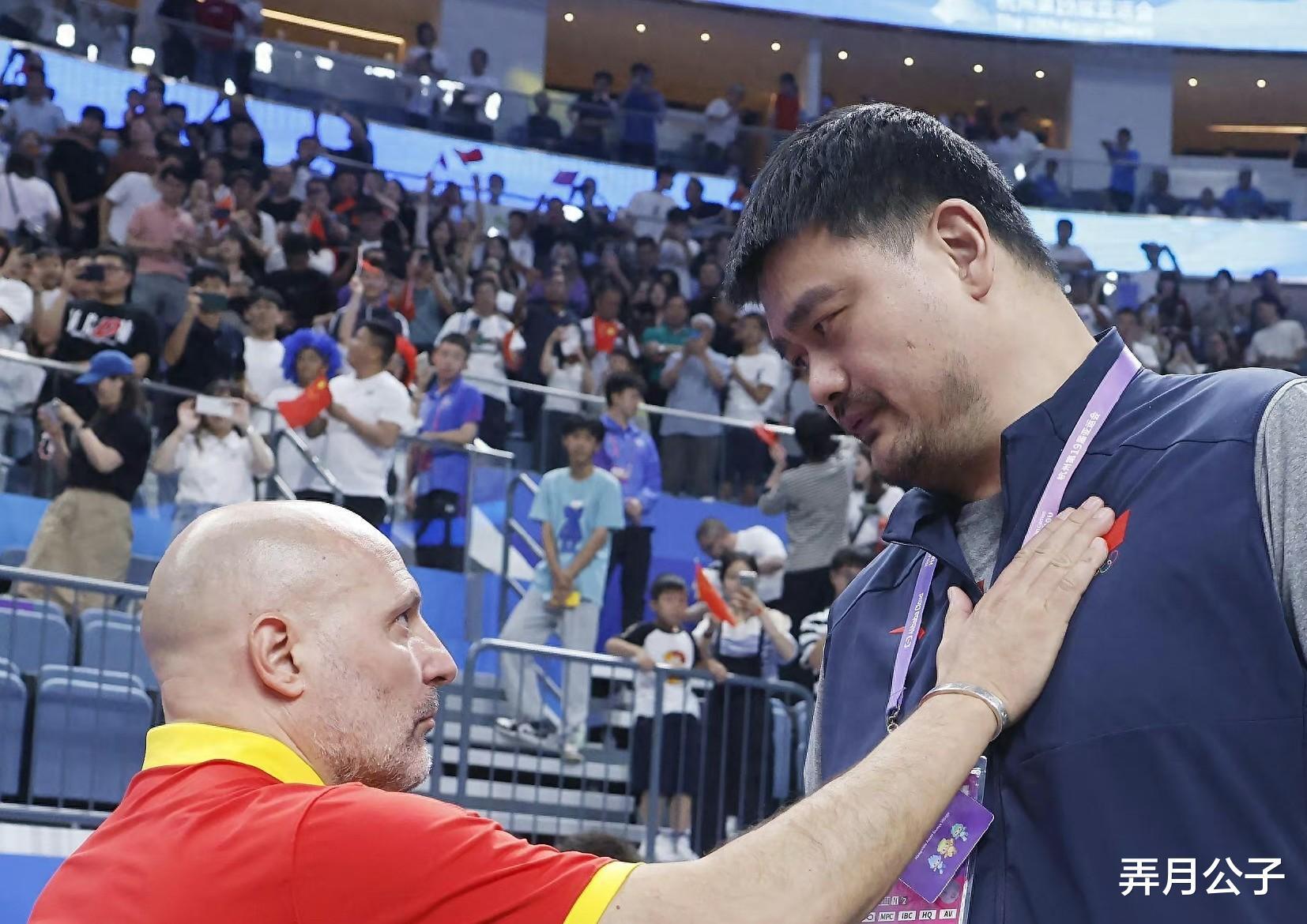 太气人！FIBA更新男篮实力榜最新排名，中国又降一位，还黑杜锋吗(5)