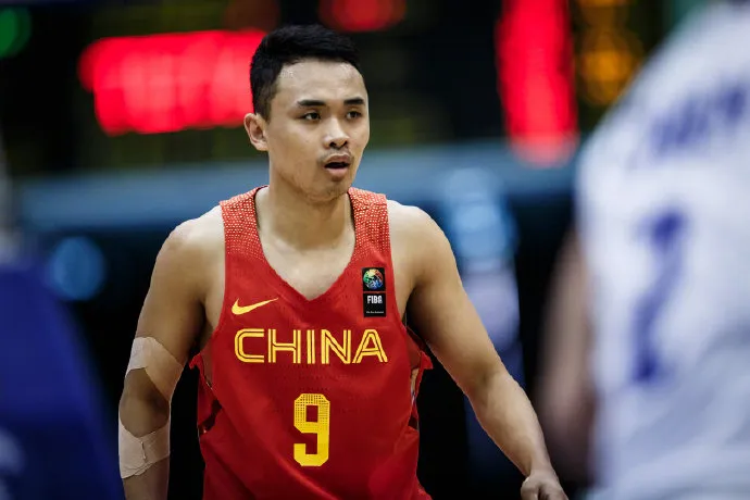 太准了！季后赛86分钟砸出52分！中国男篮看不上的第一射手(4)