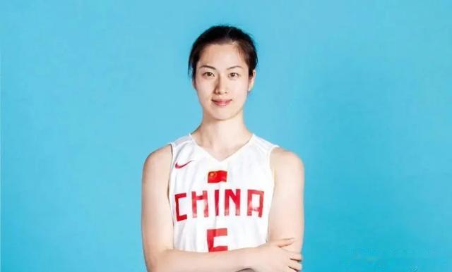 太美了！中国女篮10大美女排名，李梦排名第5，她竟然排名第一。(2)
