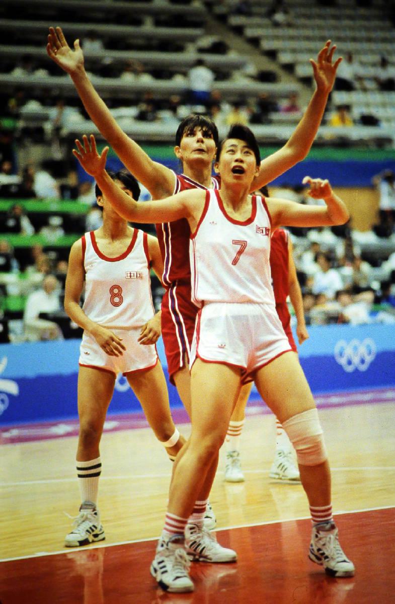 官宣！中国女篮敲定17人名单 三大WNBA球员领衔 张镇麟妈妈做领队(4)