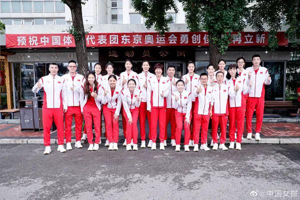中国女排志在卫冕 “等了五年，我们准备好了！”丨奥运观察(1)