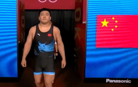 晋级！中国250斤大汉全场压制对手，强势晋级！(1)
