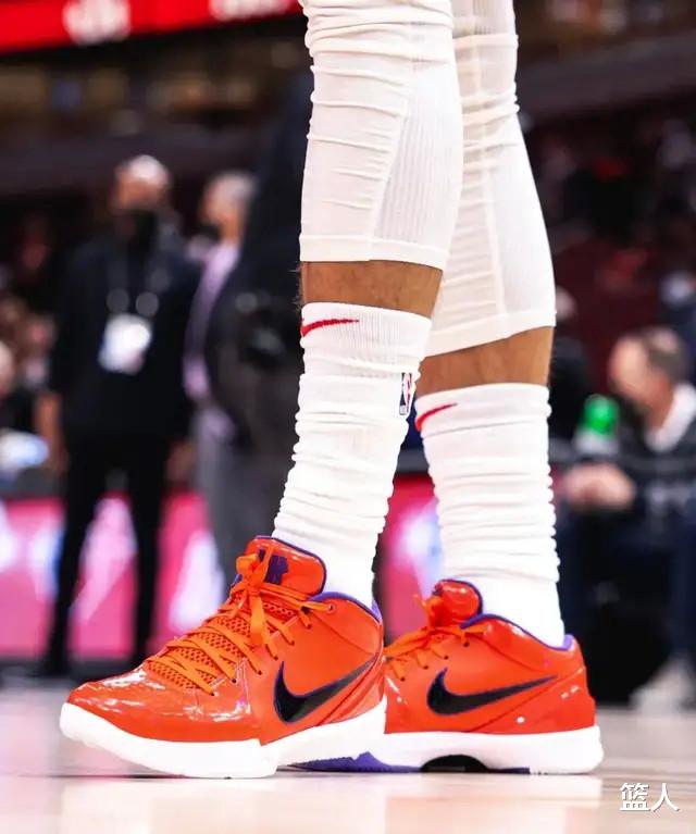 NBA球员上脚：库里2双战靴，KT7锦鲤配色很有中国风(8)