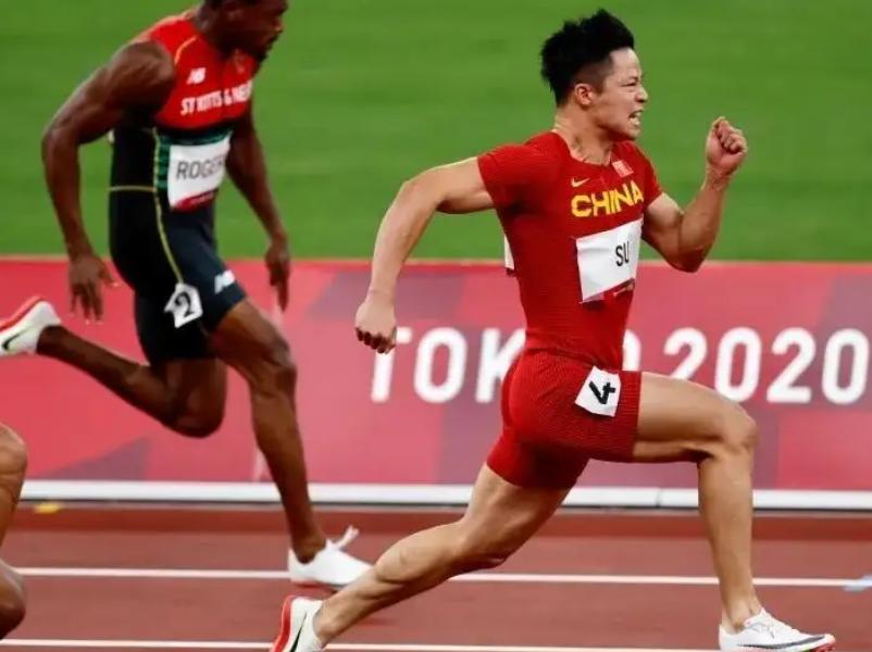 黄种人的骄傲，9.98秒创亚洲百米新纪录，打破黑人多年垄断(4)