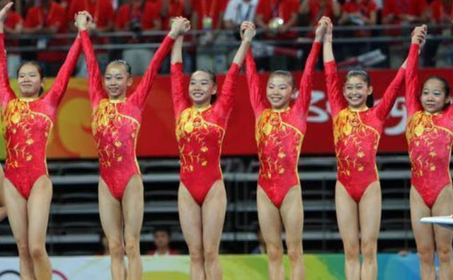 奥运冠军杨伊琳，退役后二次发育成女神，老公1米9身材很健硕(3)