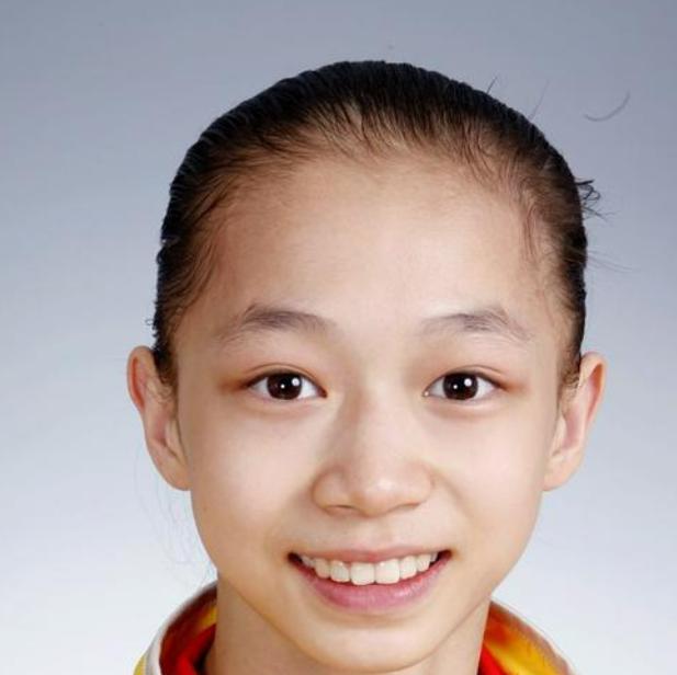 奥运冠军杨伊琳，退役后二次发育成女神，老公1米9身材很健硕(4)