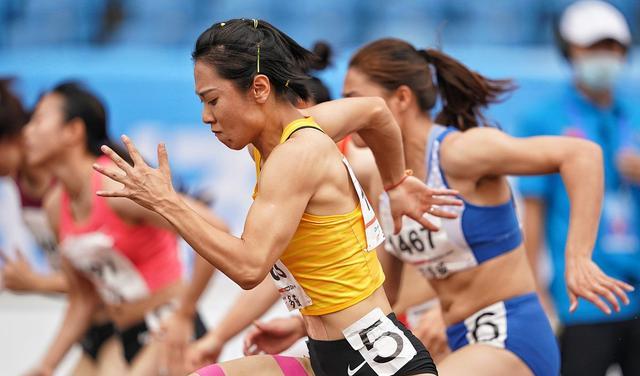 10秒94！女飞人葛曼棋夺得百米冠军，中国速度闪耀世界赛场(4)