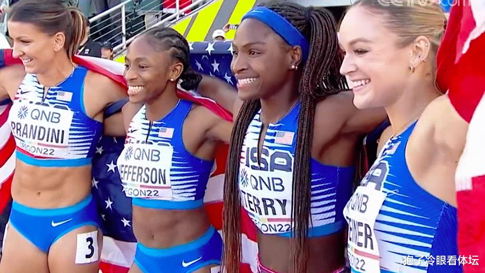 赢0.04秒！美国女子接力夺冠 牙买加梦之队爆大冷 百米前3组队丢金(4)