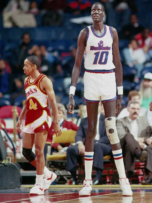 姚明除了身高一无是处？有哪些球员比姚明高，在NBA成就如何？(8)