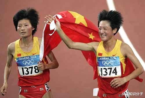 以为自己夺冠披上国旗！奥运赛场乌龙事件，黑人选手质疑中国冠军(3)