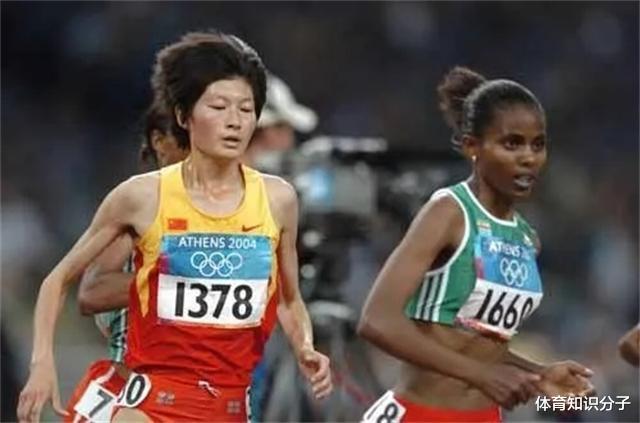 以为自己夺冠披上国旗！奥运赛场乌龙事件，黑人选手质疑中国冠军(5)