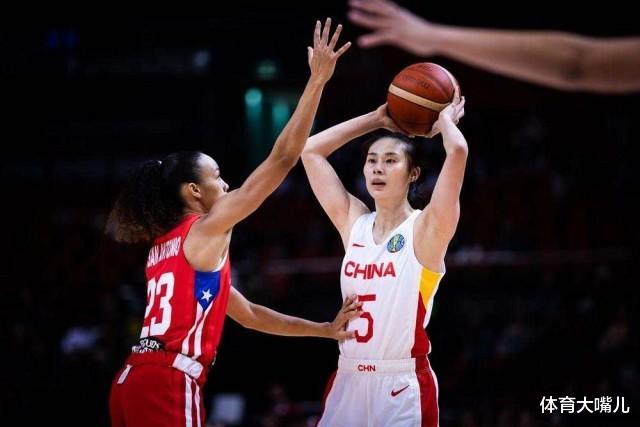中国女篮95-60横扫对手晋级八强，轮换阵容全员得分，值得点赞！(3)