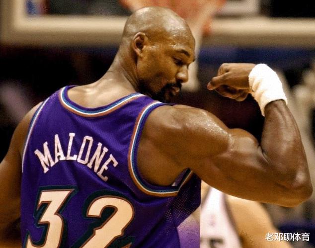 NBA球星的肌肉能有多夸张？戈登腹肌像刀刻，威少胸肌似充气(3)