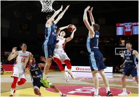 中国篮球队力量并不差，运球也不慢，关键是体质问题(2)