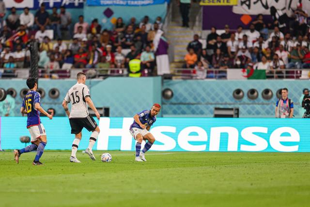 哈兰直播世界杯：日本神换人短短8分钟，0-1变2-1，德国被打懵(2)