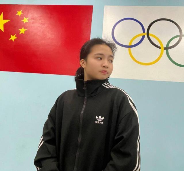 国家队成立仅48天，17岁中国女孩击败世界第一夺冠，人民日报狂赞(1)