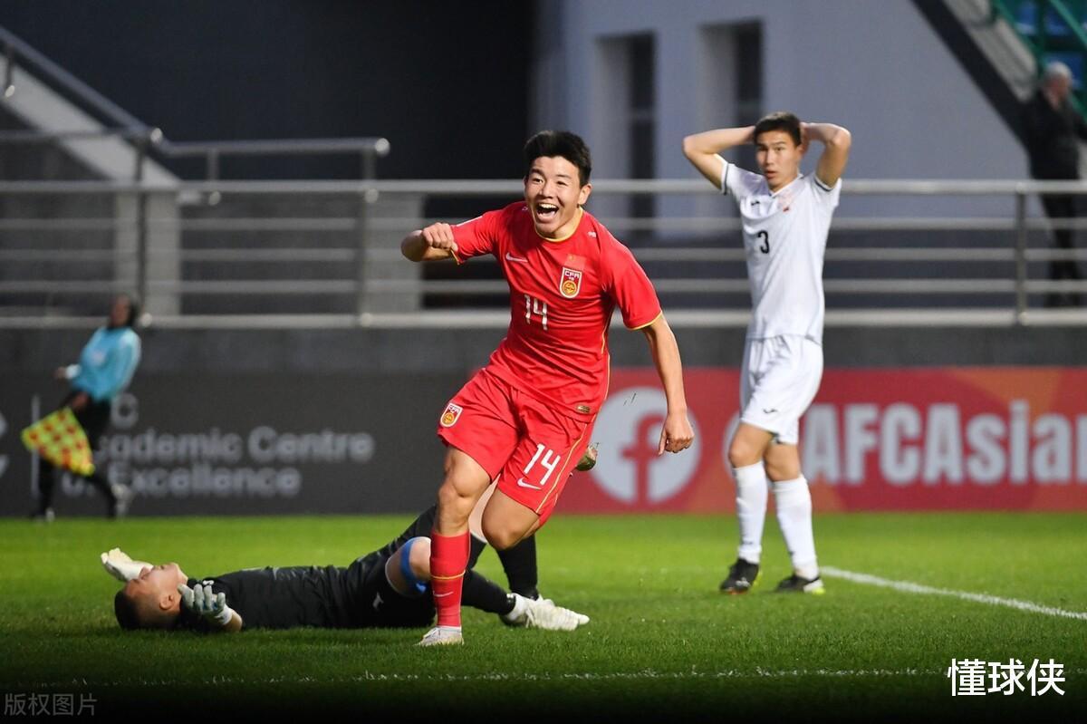 一场2-1解救国足，亚洲杯大胆设想：重创韩国，中国队破18年困局(4)