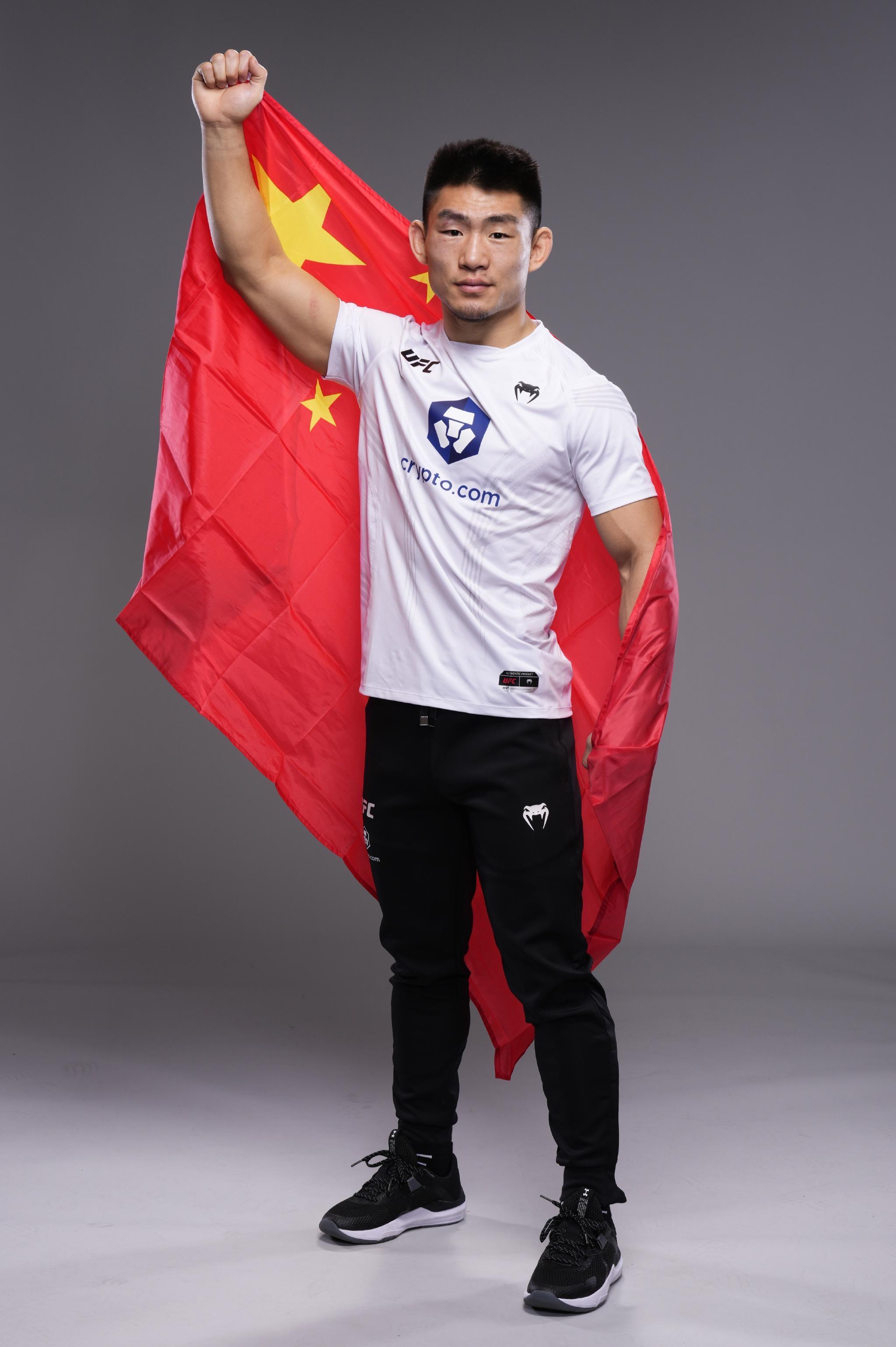 宋亚东会是中国首个UFC男子冠军吗？(1)
