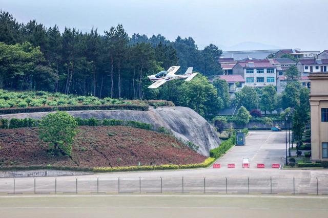 全国轻型飞机锦标赛开幕 16支航空运动队齐聚新昌(2)
