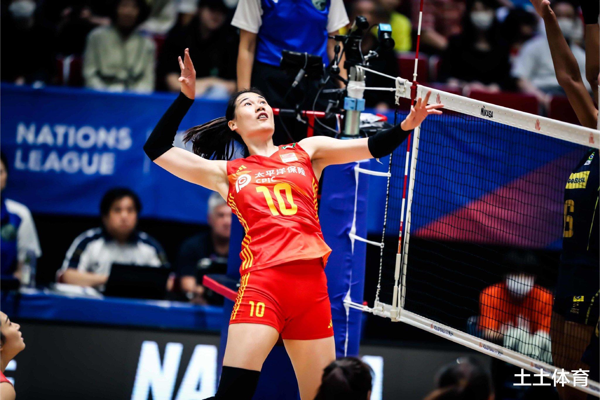 好消息！中国女排再升1位，打赢日本队，有望跻身三甲(5)