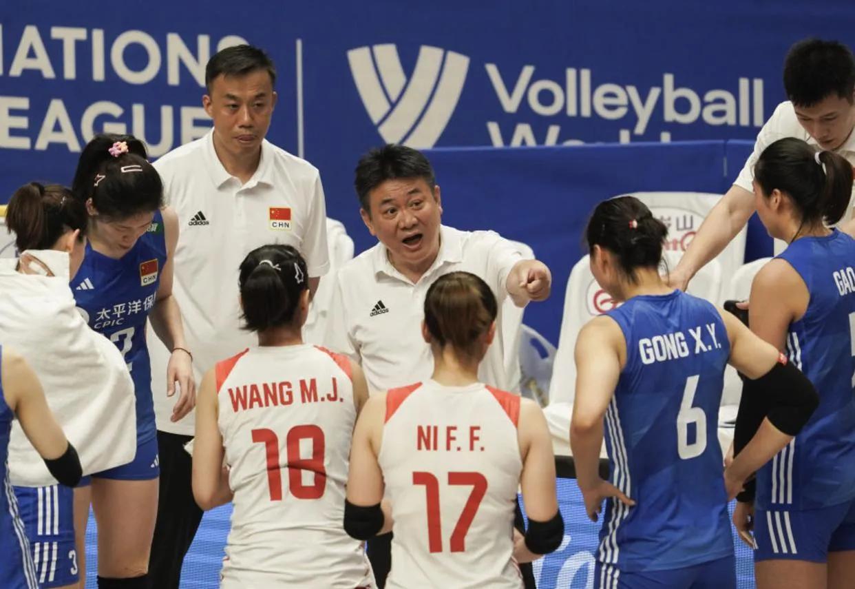 2023世界女排联8强赛美国站，中国女排将在淘汰赛中对阵巴西队。这场比赛是在7月(2)