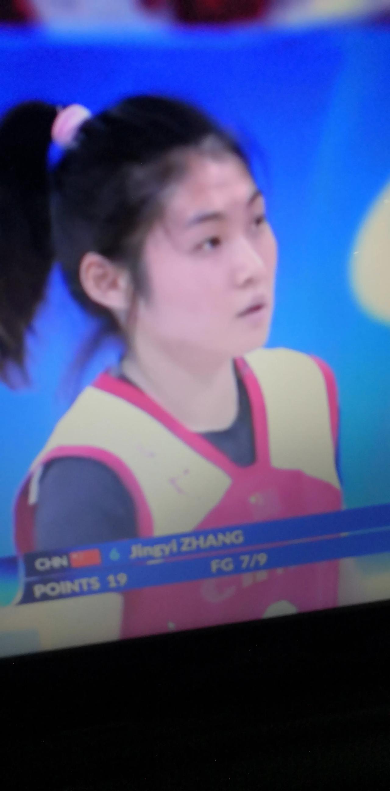 日本队员输给中国痛失金牌，赛后有些队员难掩失落，流着眼泪和中国队员握手！
日本队(3)