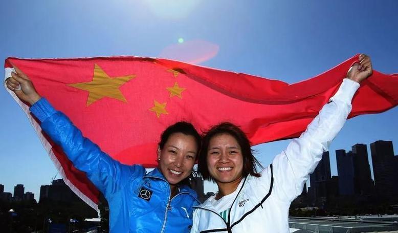 泪奔！中国女网首次2人进美网16强，大满贯第5回，00后两小花终接班(2)