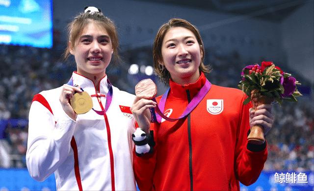 人美心善的中国泳坛碟后，成亚运六金王，拥抱日本选手泪洒领奖台(1)