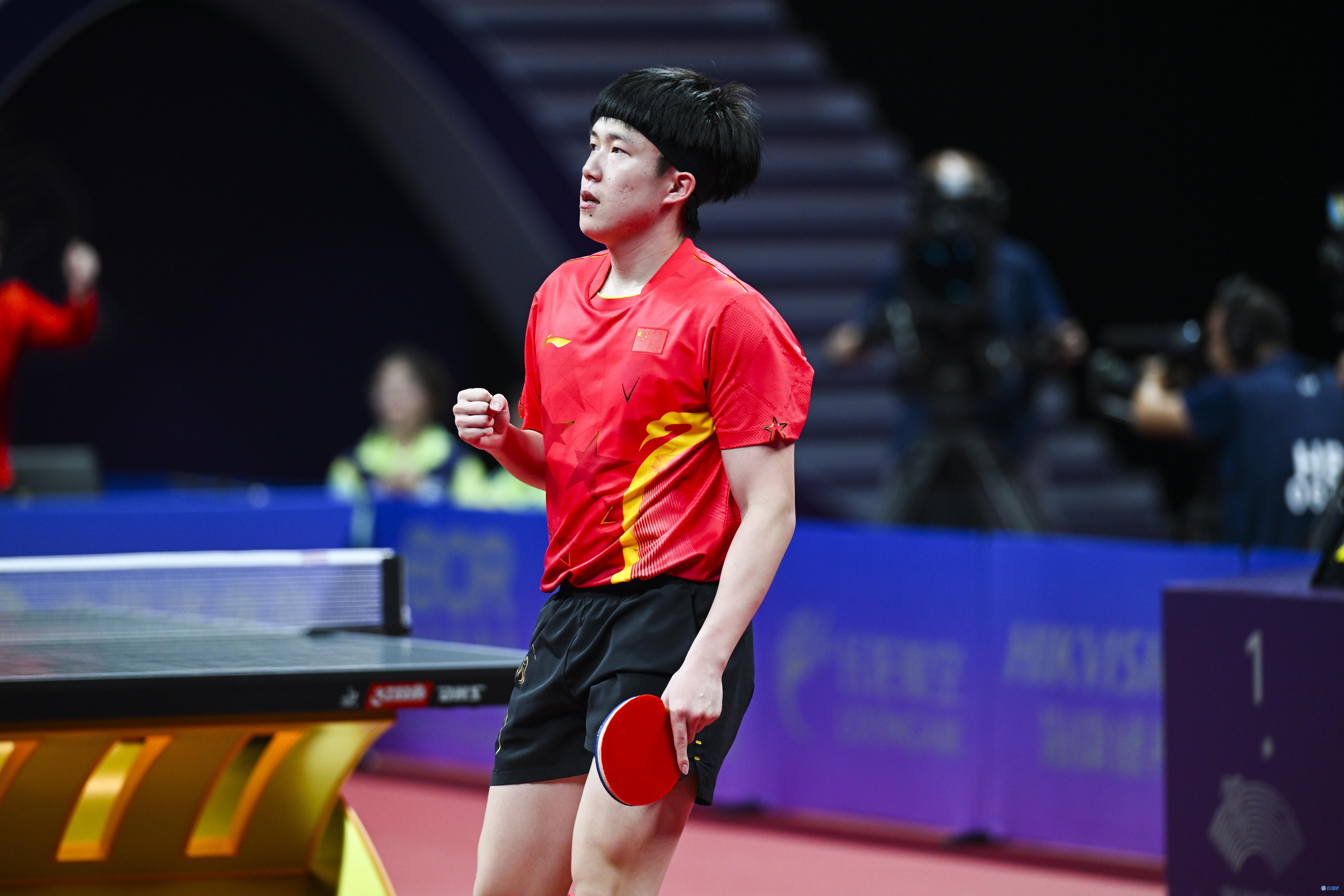 乒乓球男单1/4决赛-中国选手王楚钦4-0轻取韩国选手林钟勋晋级4强(1)
